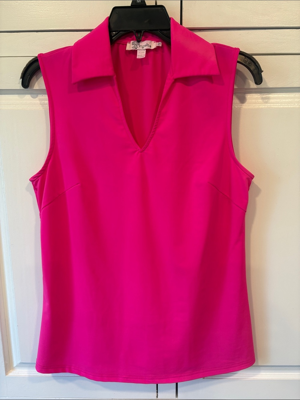 Like new Aryeh hot pink vneck polo